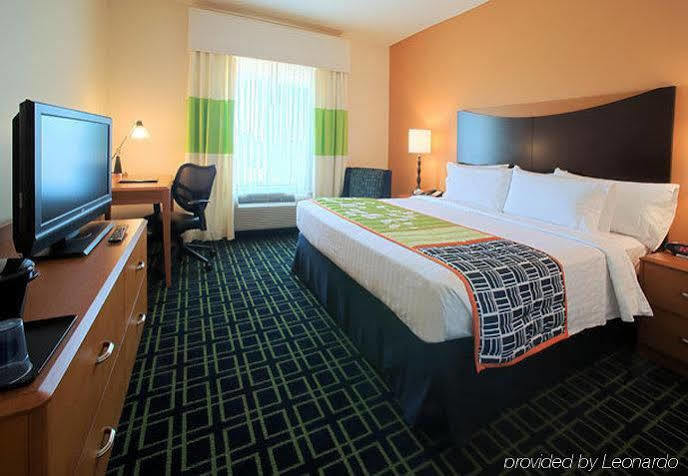 Fairfield Inn & Suites Louisville East Экстерьер фото